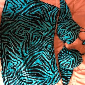 Bikini top/swim skirt